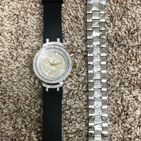 NWOT Diamond Watch with FREE Bracelet - Picture 6 of 8